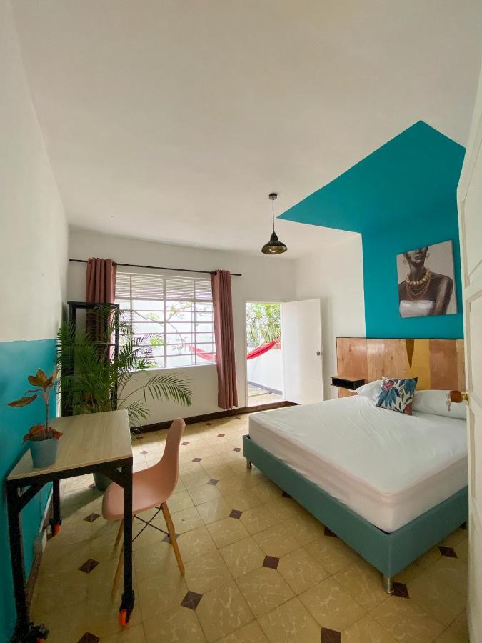 La Palmera Hostel Cali Luaran gambar
